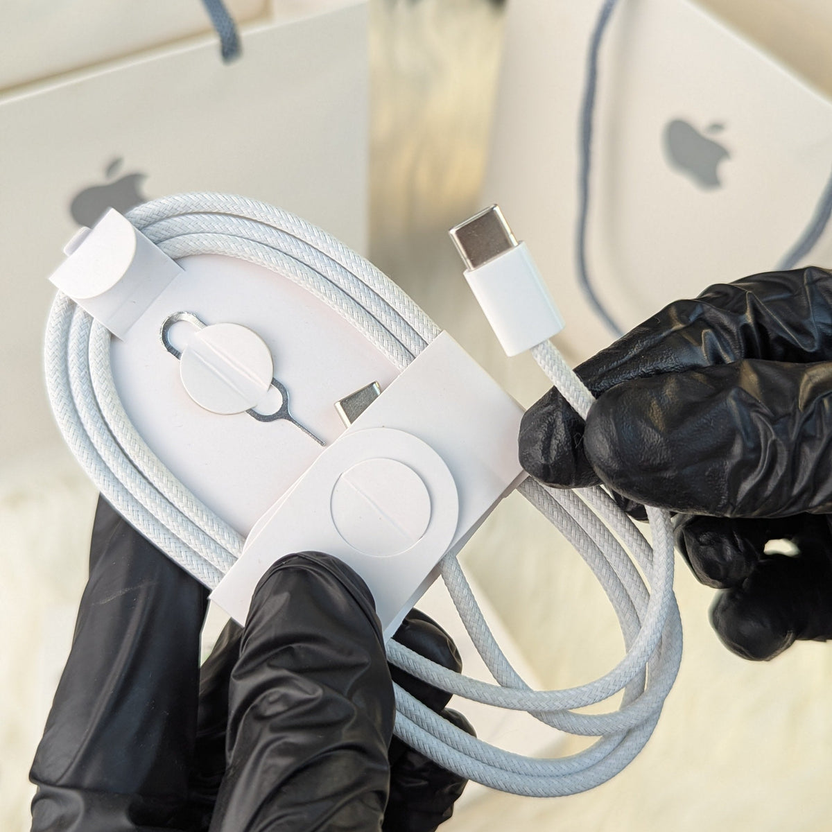 20W USB-C Power Adapter with 60W Cable, UK 3-Pin | Ninevolt